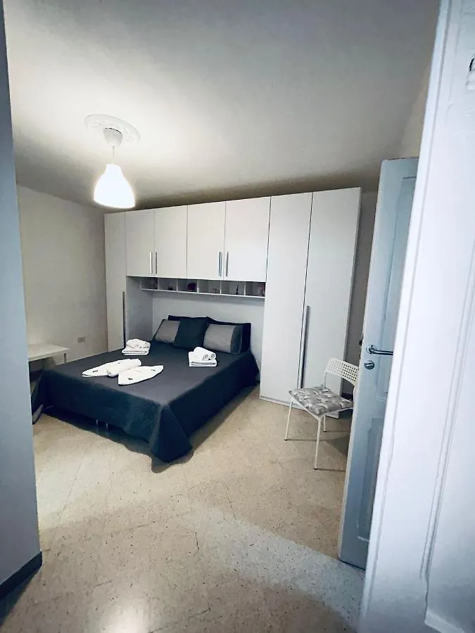 Rose'S House Apartment Bari Italy